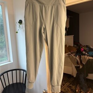 Zella live in joggers